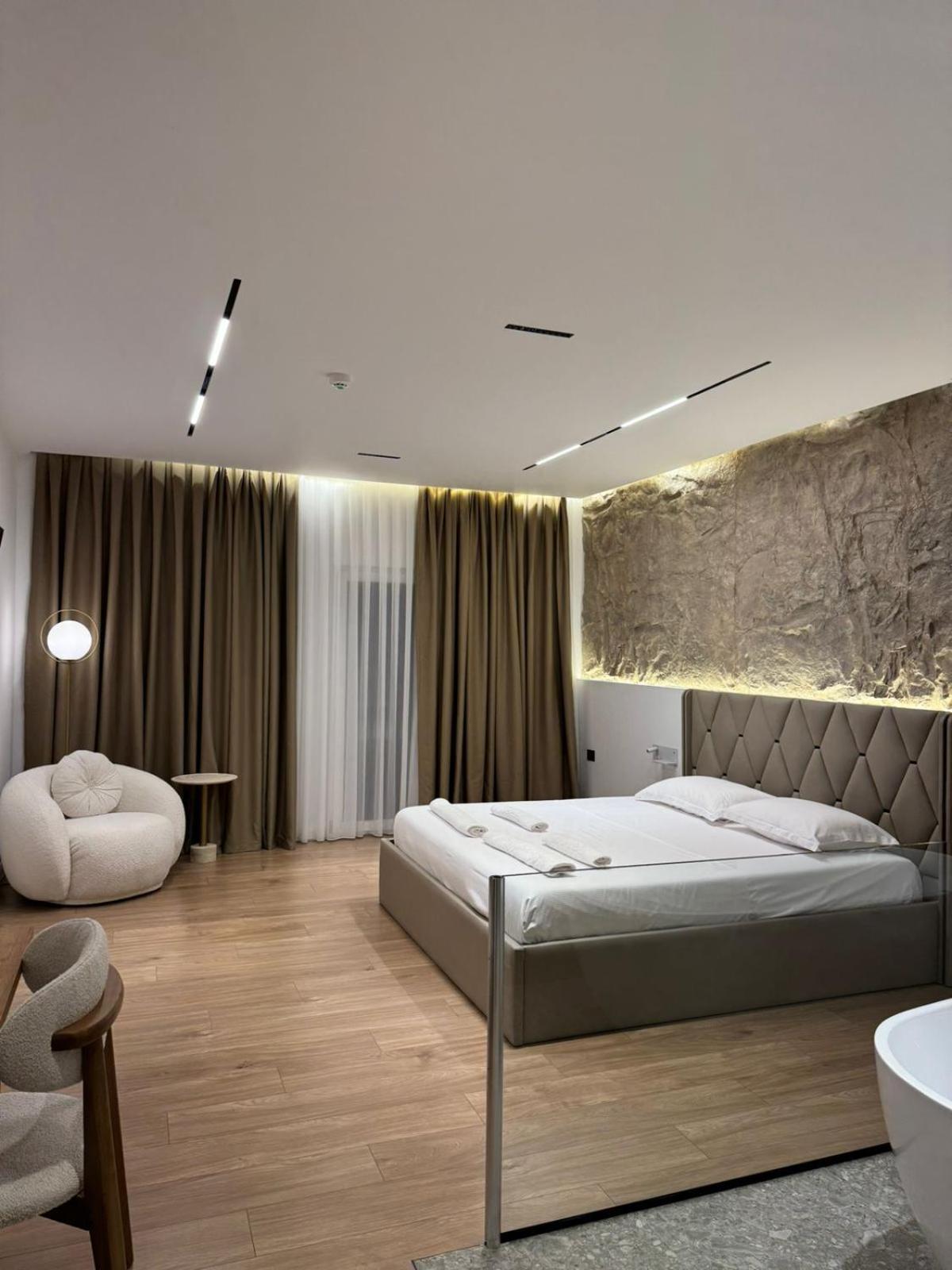 Hotel Jurgen Lezhë Exteriér fotografie